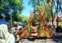 Antusiasme Warga Sidoarjo di Festival Shining Jayandaru untuk Peringati HUT RI ke-79