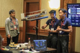 Mahasiswa ITS Inovasikan Pembersih Panel Surya Otomatis