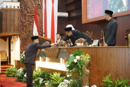 3,8 Juta Miskin Menurut BPS, 15 Juta Dicover BPJS: Ada Apa dengan Data Kemiskinan Jatim?