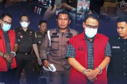 Mantan Pejabat Dinas PU Surabaya Terima Gratifikasi Rp3,6 Miliar, Kini Ditahan Kejati Jatim