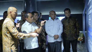 Menteri ESDM Bahlil Lahadalia Resmikan Migas Corner ITS di Surabaya