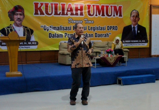 Anggota DPRD Jatim Dorong Mahasiswa Hukum Kuasai Legislasi Daerah di Kuliah Umum Unigoro