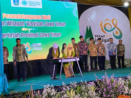 Gubernur Khofifah dan Ketua Aisyiyah Jatim Teken SKB Pemberdayaan Masyarakat