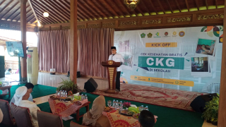 Santri di Sidoarjo Kini Bisa Cek Kesehatan Gratis, Wamenag: Ini Amanah Presiden