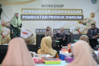 Diskop UKM Gelar Pelatihan Dimsum, Lilik Hendarwati: Efektif Dongkrak Kreativitas UMKM Perempuan di Jatim