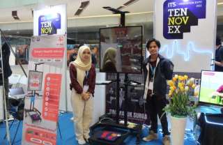 Cermin Pintar Karya Mahasiswa Ini Bisa Baca 8 Tanda Vital Tubuh 