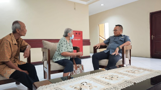 Lansia Korban Mafia Tanah Wadul ke DPRD Surabaya