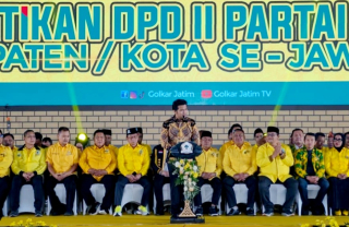 Bahlil Sebut Emil Dardak Mulai ‘Goyang’, Sinyal Pindah ke Golkar?