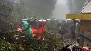 Longsor Terjang Jalur Penanjakan Gunung Bromo, 7 Motor Tertimbun