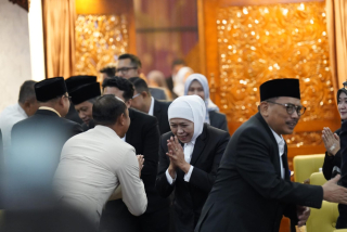 Khofifah Pamer 133 Penghargaan Sepanjang 2025 di LKPJ Gubernur