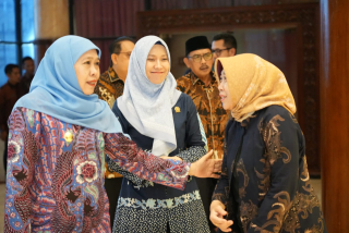 Capaian LKPj Gubernur 98,33 Persen, Khofifah Ungkap 67 Indikator Masih Bermasalah