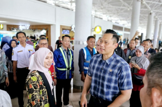 AHY Raih Penghargaan Tokoh Politik Inspiratif HPN 2026 PWI Jatim, Sri Wahyuni Beri Apresiasi