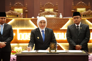 Khofifah dan DPRD Jatim Sahkan Perda Strategis, Disbudpar Kini Tambah Ekonomi Kreatif