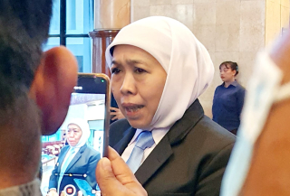 Khofifah Buka-bukaan Soal BUMD Jatim Ramai Dikritik DPRD, Ini Penjelasannya