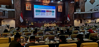 DPRD Jatim Soroti 15 Target Kinerja Khofifah yang Meleset, Pendidikan dan Kesehatan Jadi Alarm