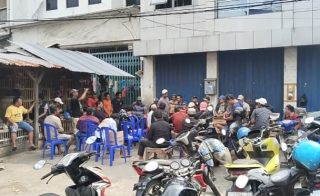 Pedagang Unggas Pasar Pabean Surabaya Kompak Tolak Pembongkaran Stand