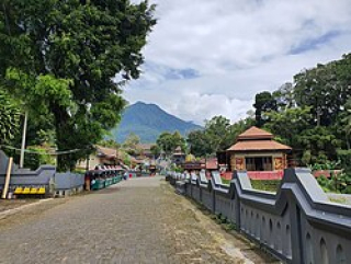 Viral Gegara In This Economy, Ini 7 Fakta Gunung Kawi yang Bikin Penasaran