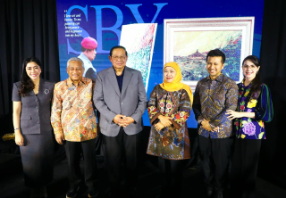 SBY Pamer 95 Lukisan di Surabaya, Bicara Ani Yudhoyono hingga Sikap Tak Cawe-cawe Kekuasaan