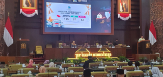 Emil Dardak Hadir, Seluruh Anggota Fraksi Demokrat DPRD Jatim Kompak Absen Paripurna