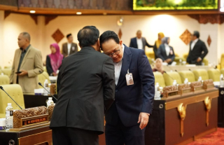 Pemprov Jatim Dukung Dua Raperda DPRD: Jamu Masuk Katalog JKN, Ojol Makin Terlindungi