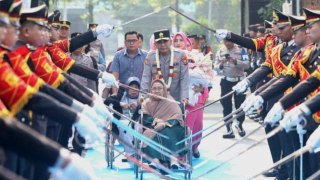 Sungkem Ibu Warnai Penyambutan Kapolda Jatim, Dekananto Tegaskan Komitmen Berantas Narkoba