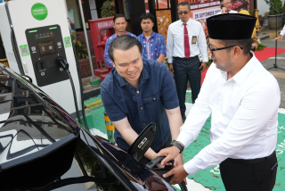 Mobil Listrik Kuasai 17 Persen Pasar Kendaraan Baru Jatim, Pajaknya Masih Tunggu Arahan Pusat