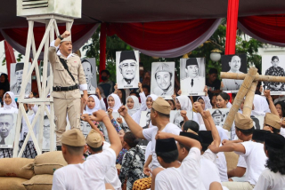 Parade Surabaya Juang 2026, Pemain Persebaya Ikut Angkat Senjata