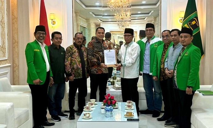 DPP PPP berikan surat rekomendasi ke pasangan Eri Cahyadi-Armuji di Pilwali Surabaya 2024