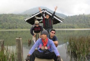 Pendaki saat berada di Danau Taman Hidup