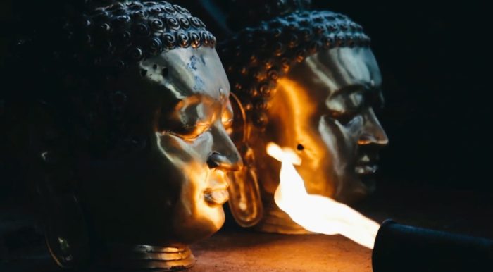 Salah satu karya Agus Kasiyanto berbentuk patung kepala Budha