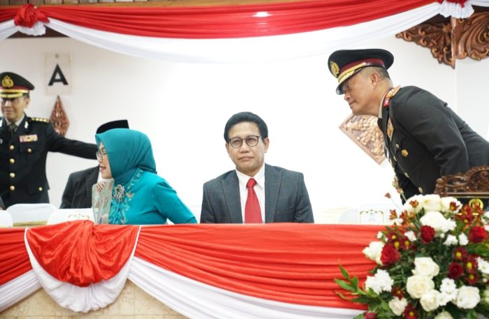 Menteri Desa, Pembangunan Daerah Tertinggal, dan Transmigrasi (PDTT) sekaligus Ketua DPW PKB Jatim Abdul Halim Iskandar saat menghadiri pelantikan anggota DPRD Jatim periode 2024-2029, Sabtu (31/8/2024)