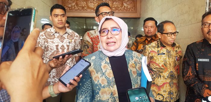 Anik Maslachah, Pimpiman Sementara DPRD Jatim sebelum rapat tertutup pada Kamis (26/9/2024)