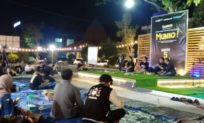 Stikosa AWS menggelar forum diskusi terbuka bertajuk MUNIO