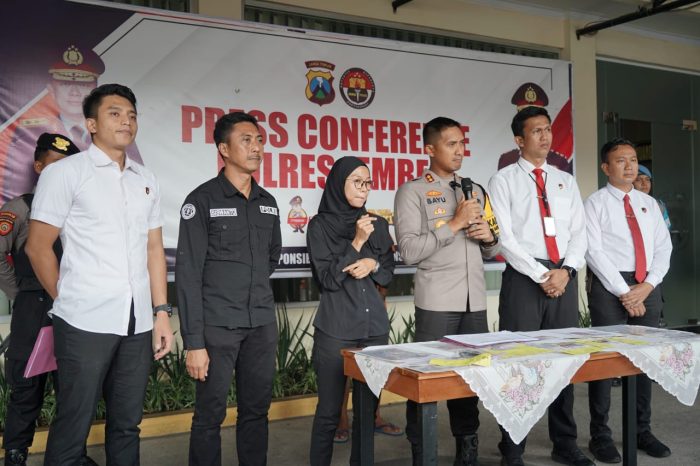 Polres Jember menetapkan HS (55) sebagai tersangka dalam kasus pelanggaran UU ITE