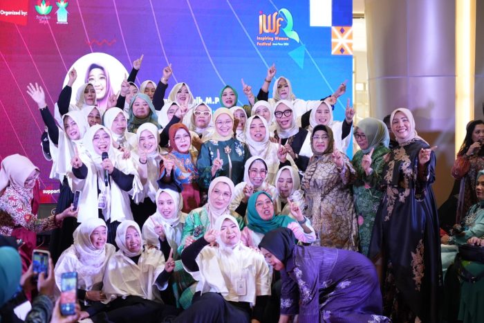Gelaran Inspiring Women Festival (IWF) di Mall Trans Icon Surabaya, Sabtu (2/10/2024).