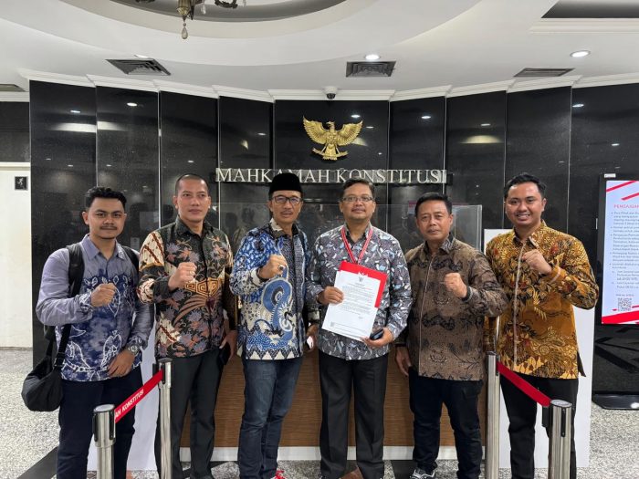 Digugat ke MK, Tim Hukum Khofifah-Emil Siap Kawal Pilihan Warga Jatim