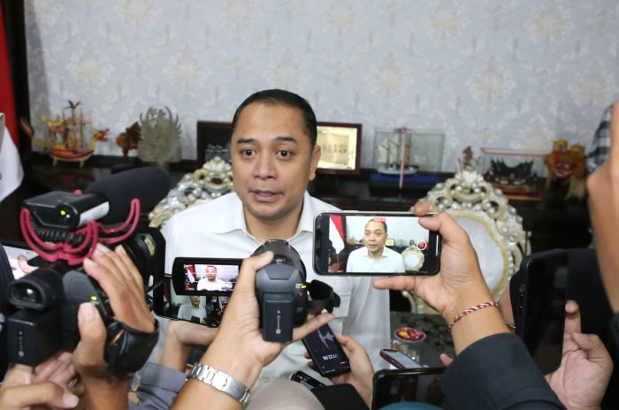 Cegah Penahanan Ijazah Karyawan, Wali Kota Eri Cahyadi Instruksikan Pendataan Ulang Perusahaan