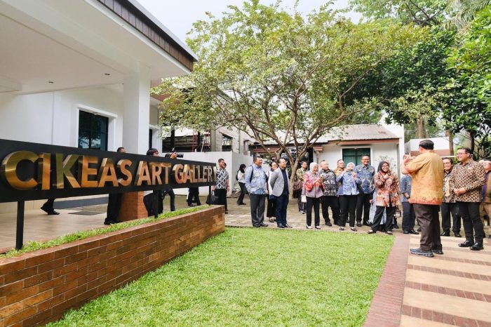 SBY Pamerkan 350 Lukisan ke Kemenparekraf di Cikeas Art Gallery