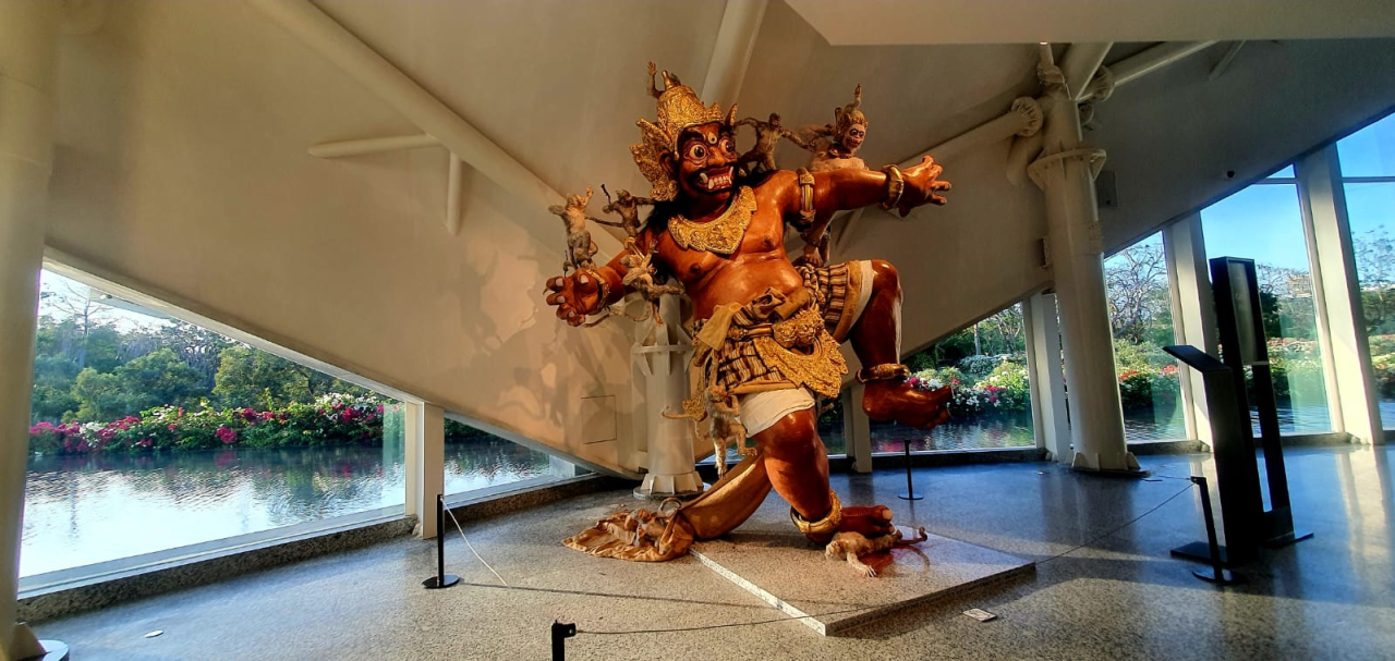 Deretan koleksi di SAKA museum, Ayana Resort & Spa Bali, Kamis (21/8/2025). (Foto: Alkalifi/Lingkaran.net)