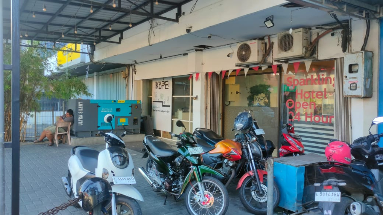 Kondisi sparkling Hotel di Jalan Kayoon Surabaya