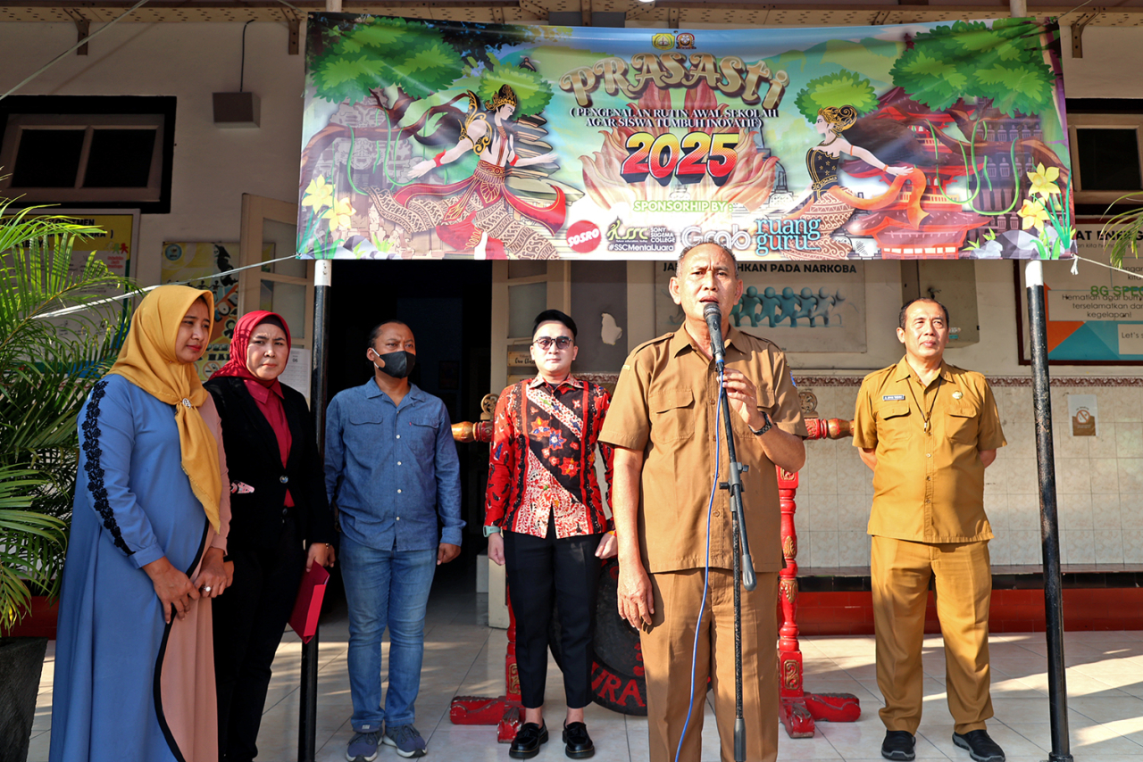Kepala Dispendik Surabaya Yusuf Masruh saat menyampaikan arahan. (Foto: Pemkot Surabaya)