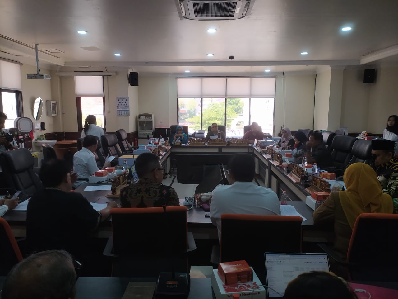 suasana mediasi SPPG dan warga kawasan Villa Bukit Mas