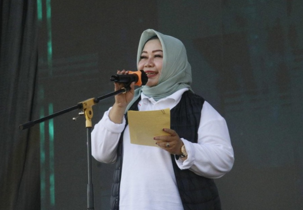 Pelaksana Tugas (Plt) Bupati Lisdyarita saat membuka peringatan Hari Telur Sedunia pada Kamis (09/10/2025). (Foto Kominfo Ponorogo)