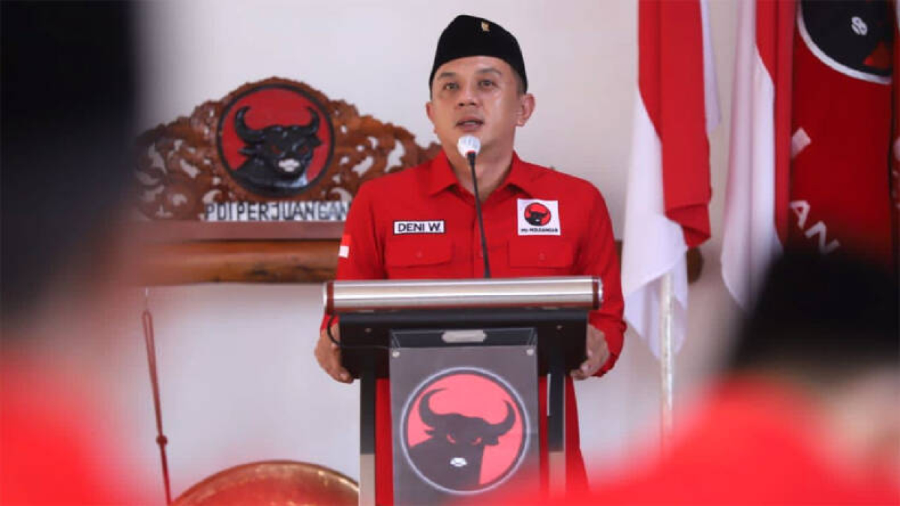 Wakil Ketua DPD PDIP Jatim Deni Wicaksono