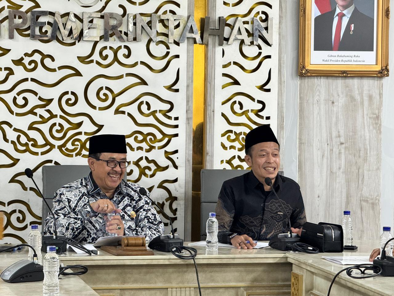 Ketua Komisi A DPRD Jatim, Dedi Irwansya (kanan) saat melakukan kunjungan kerja ke DPRD Jawa Barat, Selasa (7/4/2026). (Foto Dedi Irwansya for Lingkaran.net)