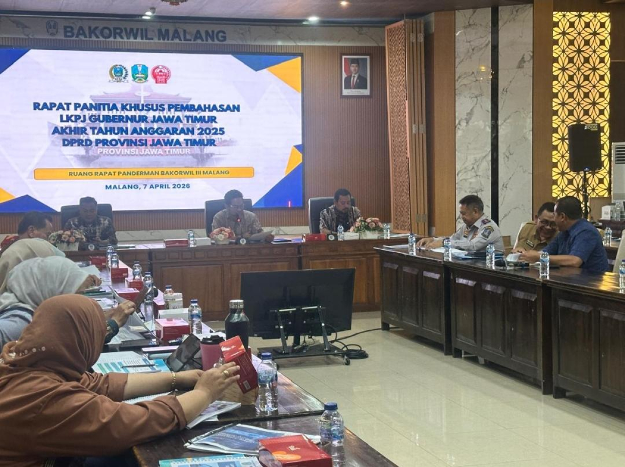 Rapat Pansus LKPj Gubernur Jawa Timur. FOTO: Ist