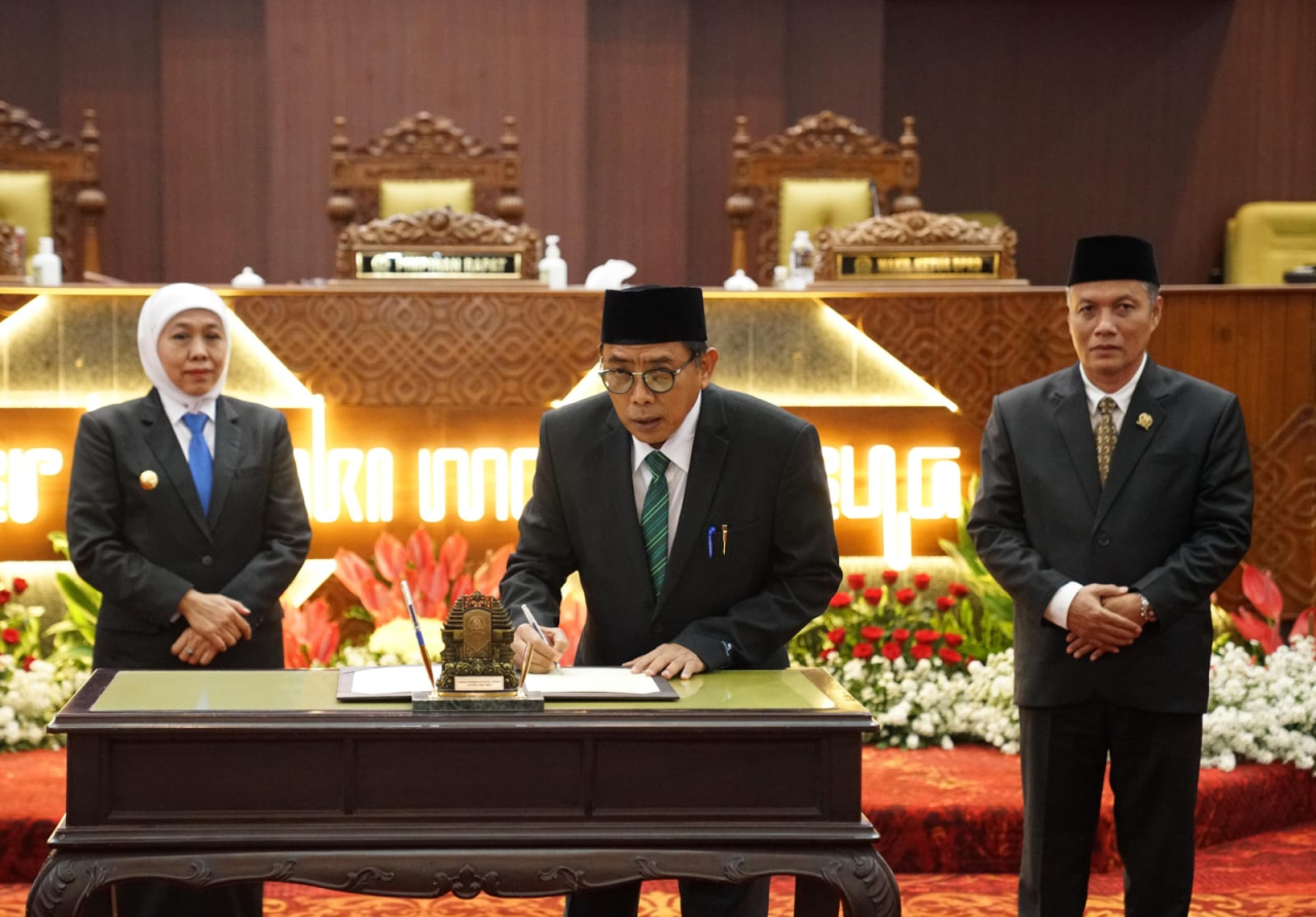 DPRD Jatim Ketok Palu LKPJ Gubernur Khofifah 2025