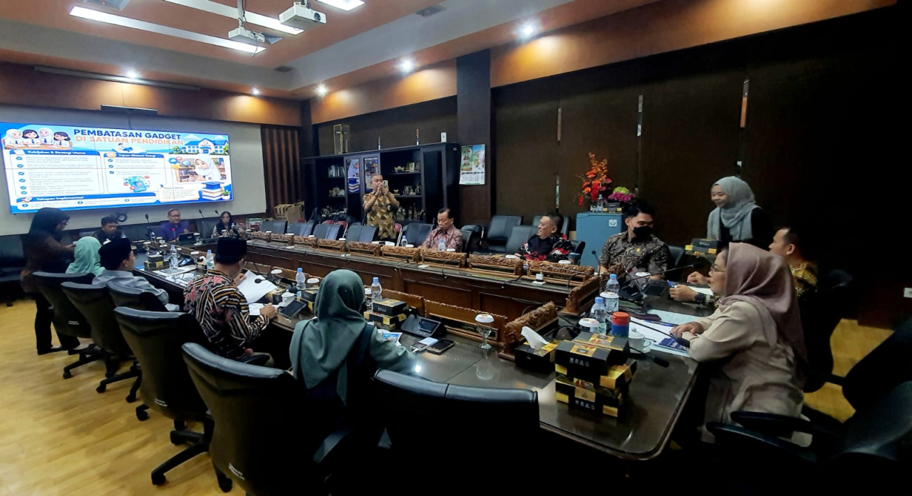 Komisi E DPRD Jatim Rayu Dindik Diajak Tinjau 4.920 Siswa SMK di Luar Negeri