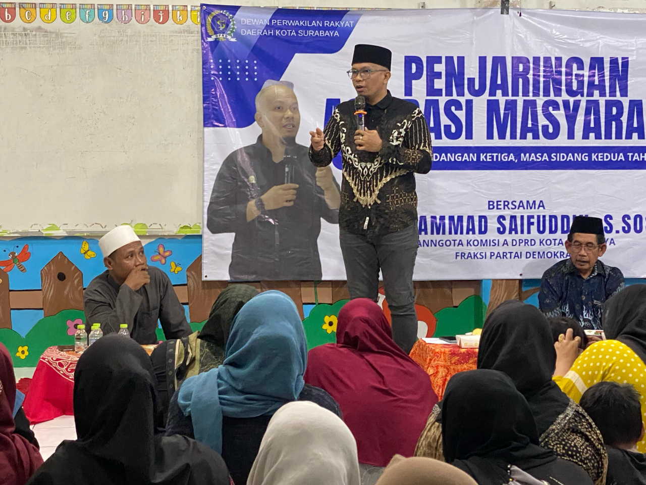 Anggot Komisi A DPRD Kota Surabaya Muhammad Saifuddin saat reses di Sidotopo Wetan