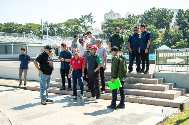 KONI Jawa Timur bersama jajaran Universitas Negeri Surabaya (Unesa) meninjau sejumlah fasilitas olahraga sebagai bagian dari verifikasi kesiapan venue untuk Pekan Olahraga Provinsi (Porprov) Jawa Timur 2027, Kamis (4/6/2026). (Humas Unesa)